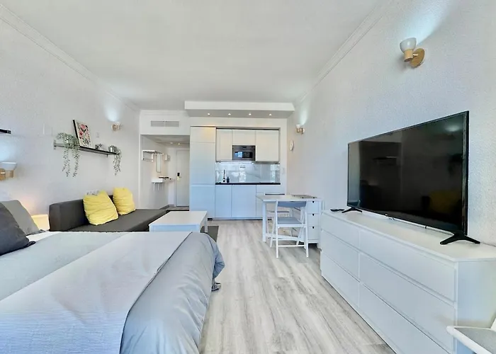 Estudio Con Vista Al Puerto Deportivo *