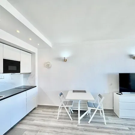 Estudio Con Vista Al Puerto Deportivo Apartment *