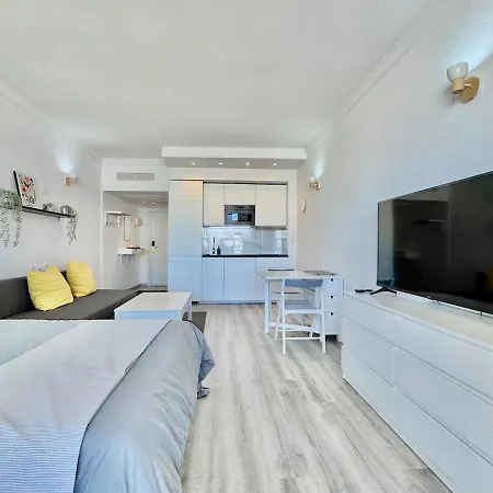 Estudio Con Vista Al Puerto Deportivo *