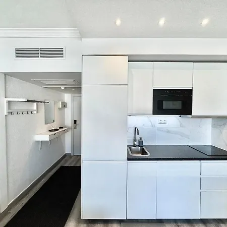 Estudio Con Vista Al Puerto Deportivo Lägenhet